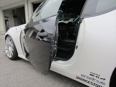 86 ZN6 カーボンドア ウェットカーボン製 運転席側用 | Autostyle