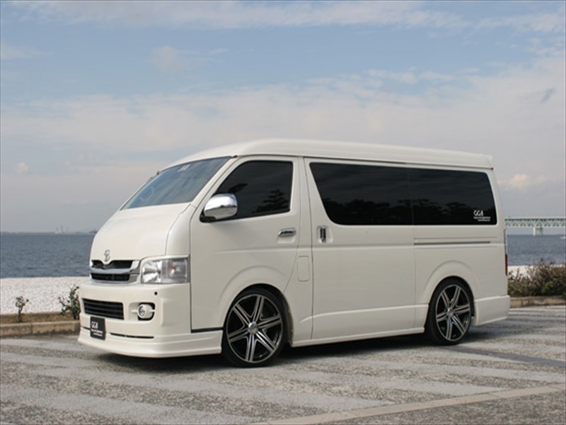 ハイエース 200系 1〜4型 ワイドボディ フロントワイパーガード（素地