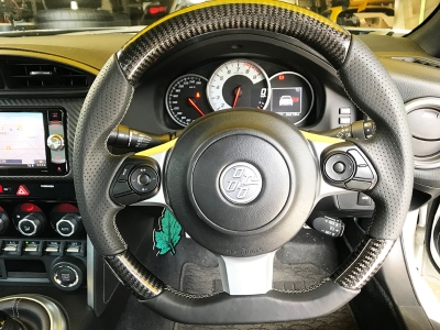 ZD8 BRZ カーボンステアリングホイール | Autostyle