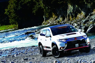 GG2W アウトランダー PHEV車 KADDIS AR4 オーバーフェンダー ふちゴム