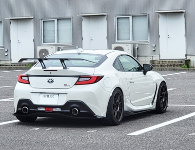 ZD8 BRZ リアウイング センターマウント ウェットカーボン | Autostyle