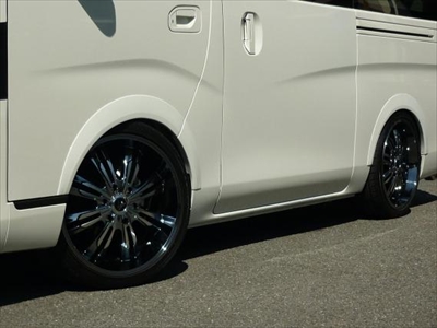 NV350キャラバン オーバーダウンフェンダートリム ペイント用